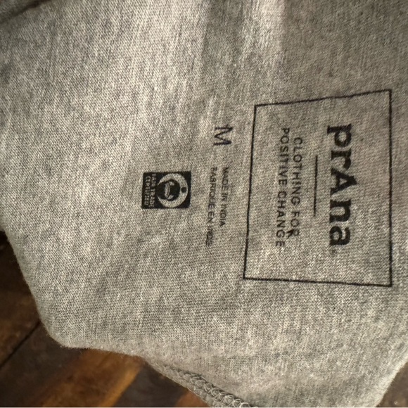 PrAna Size Med “clever” tank - Picture 3 of 3